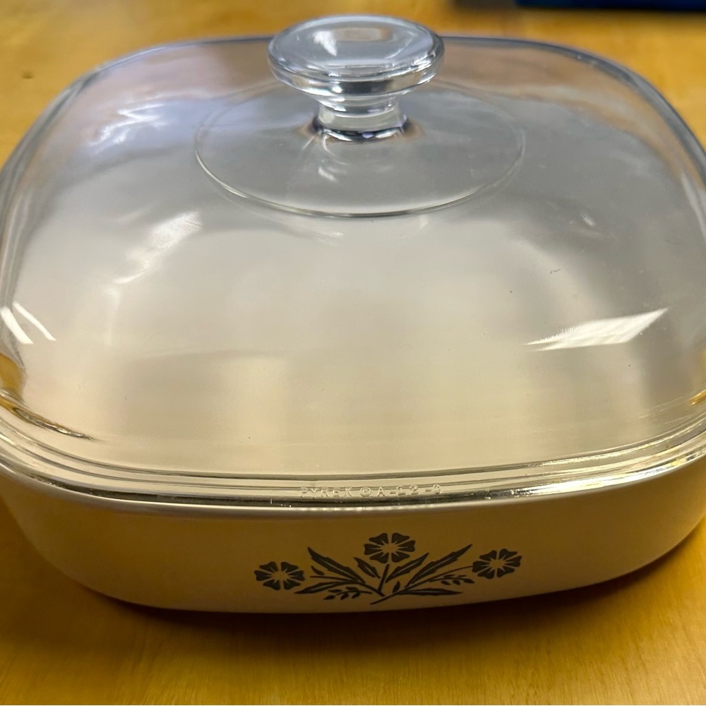 VINTAGE CORNING WARE 
A-10 - B
10X10X2 INCH with Cover